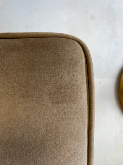 Silla Capitonio de terciopelo · Beige oscuro y gris