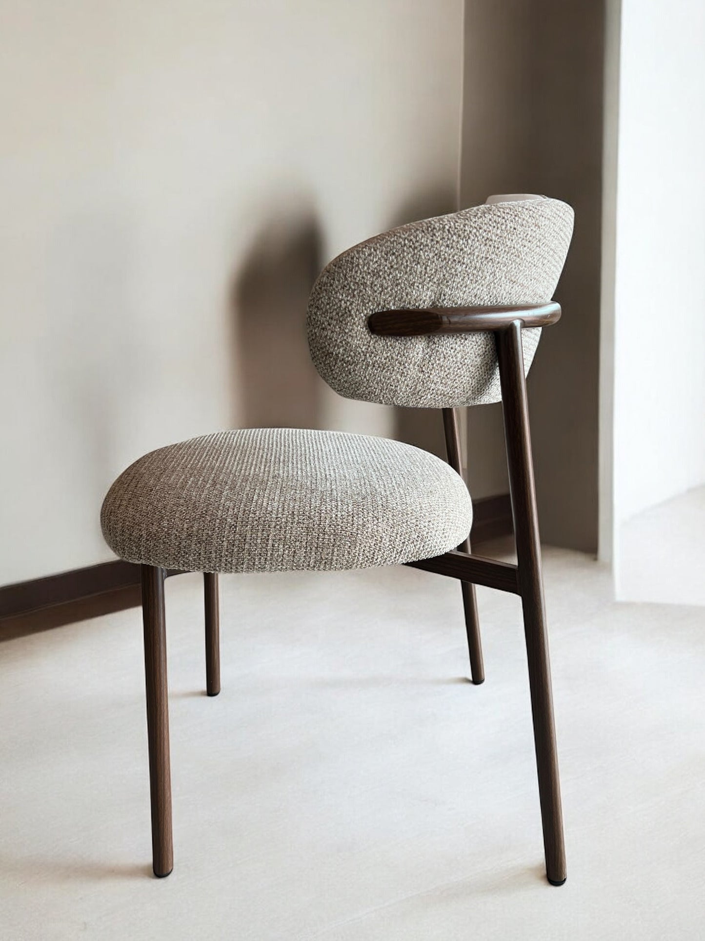 Silla madera DT-KC005 Tela Mocha Marrón Patas Madera Lapacho