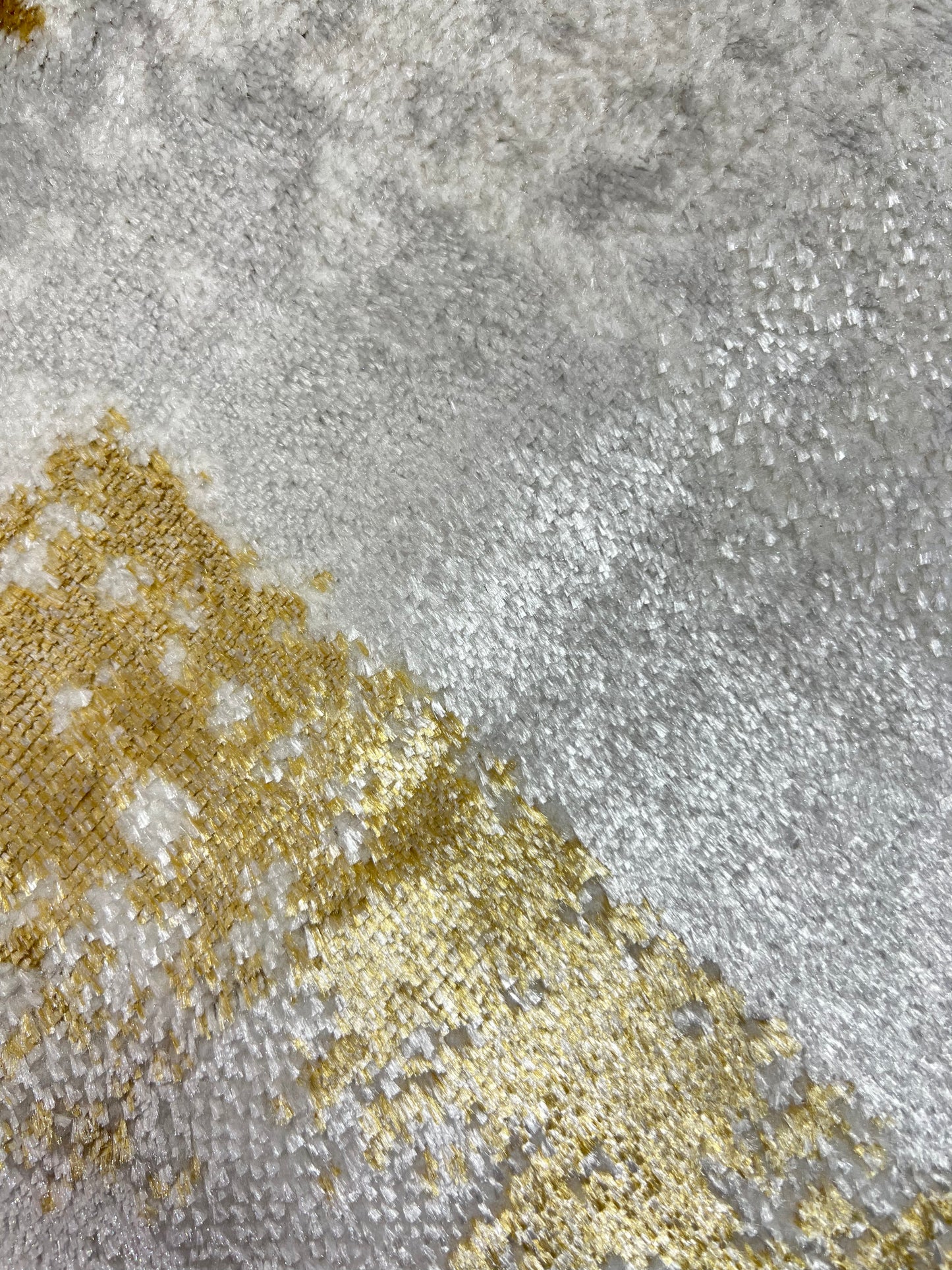 Alfombra Kefalonia – Diseño moderno con detalles elegantes en contraste