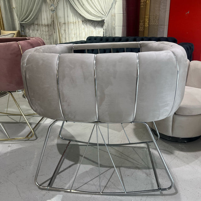 💤 Berço de veludo luxuoso feito à mão – Design elegante e moderno – Cinza claro com detalhes prateados💤