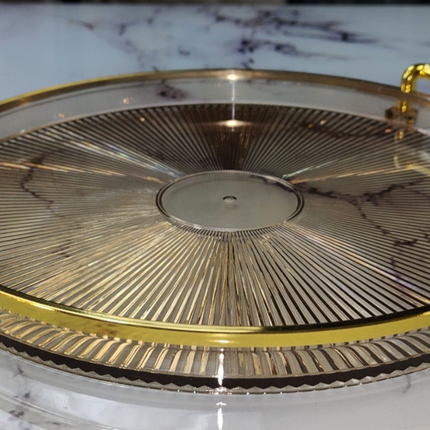 🟠 Bandeja Redonda con Asas Doradas – Elegancia para Servir o Decorar - Plástico DORADO