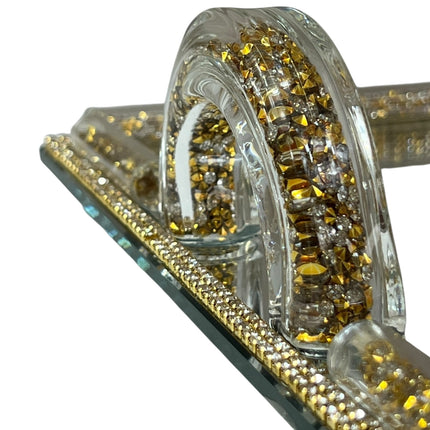Bandeja espelhada dourada com pegas em cristal – 40x28 cm de pura elegância