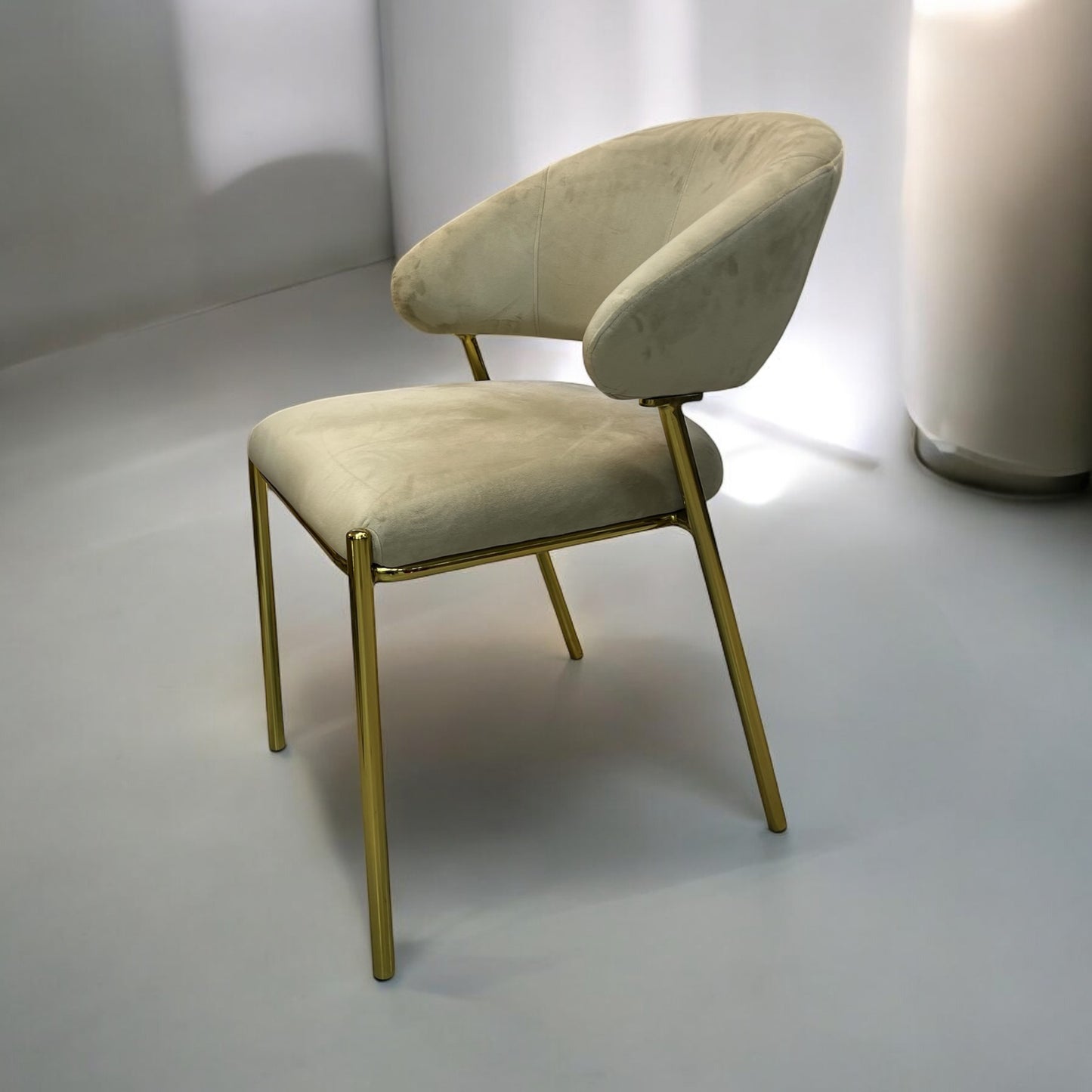 DR-1352C BEIGE CHAIR WITH GOLD LEGS UF910-01/GOLF