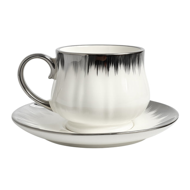 Conjunto de 6 chávenas de chá em porcelana branca com acabamento artístico em prata.