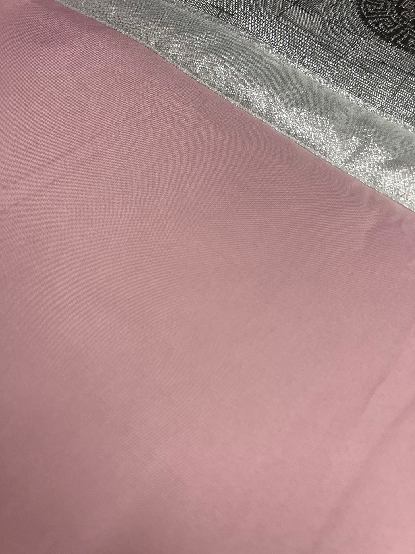 🏯 Colcha TOQUIO Elegante – Conjunto Decorativo con Tres Almohadas, 250 x 260 cm - COLOR ROSA