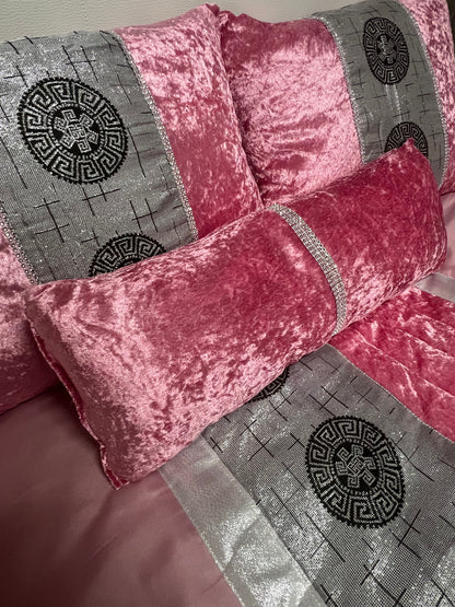 🏯 Colcha TOQUIO Elegante – Conjunto Decorativo con Tres Almohadas, 250 x 260 cm - COLOR ROSA