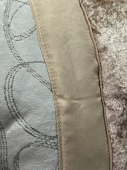 Colcha SOFIA Elegante – Conjunto Decorativo con Tres Almohadas, 250 x 260 cm - COLOR BEIG