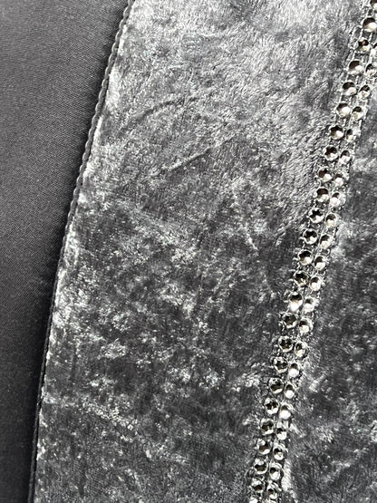 Colcha SOFIA Elegante – Conjunto Decorativo con Tres Almohadas, 250 x 260 cm - COLOR GRIS OSCURO