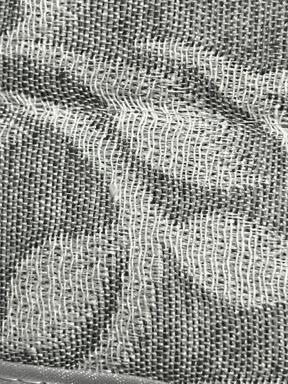 Colcha GOOLD Elegante – Conjunto Decorativo con Dos Almohadas, 250 x 260 cm - COLOR GRIS - CON DETALLES EN PLATA