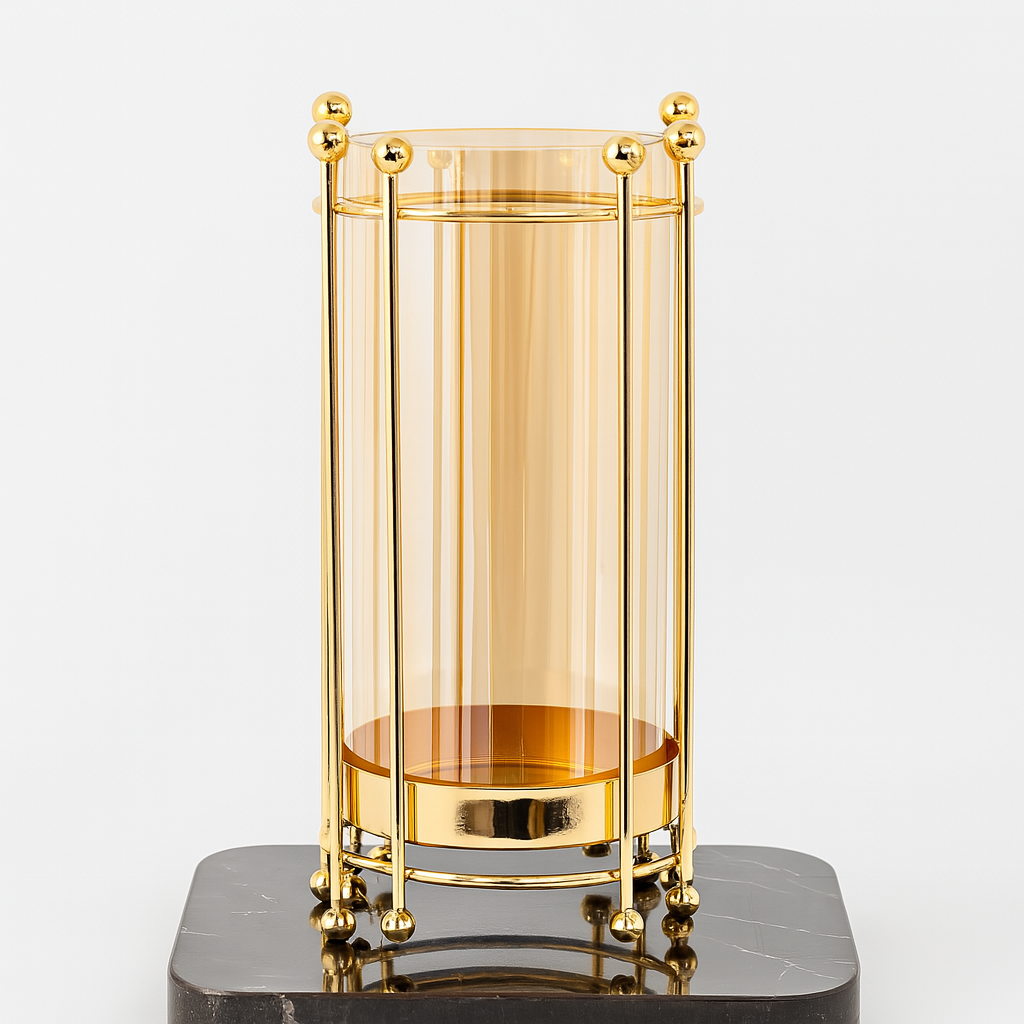 Portavelas de Diseño Dorado con Estructura Metálica y Plástico Duro 🕯✨