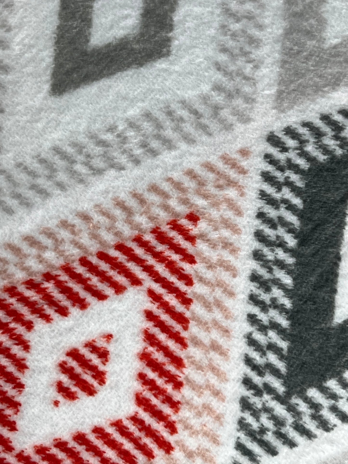 Juego de Sábanas Coralina 3 Piezas Geométrico Gris/Teja/Rojo | Invierno | 100% Poliéster