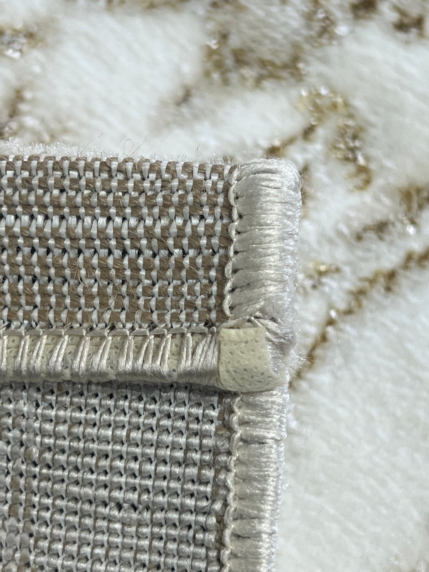 Alfombra Santorini – Elegancia clásica en tono crema y beige