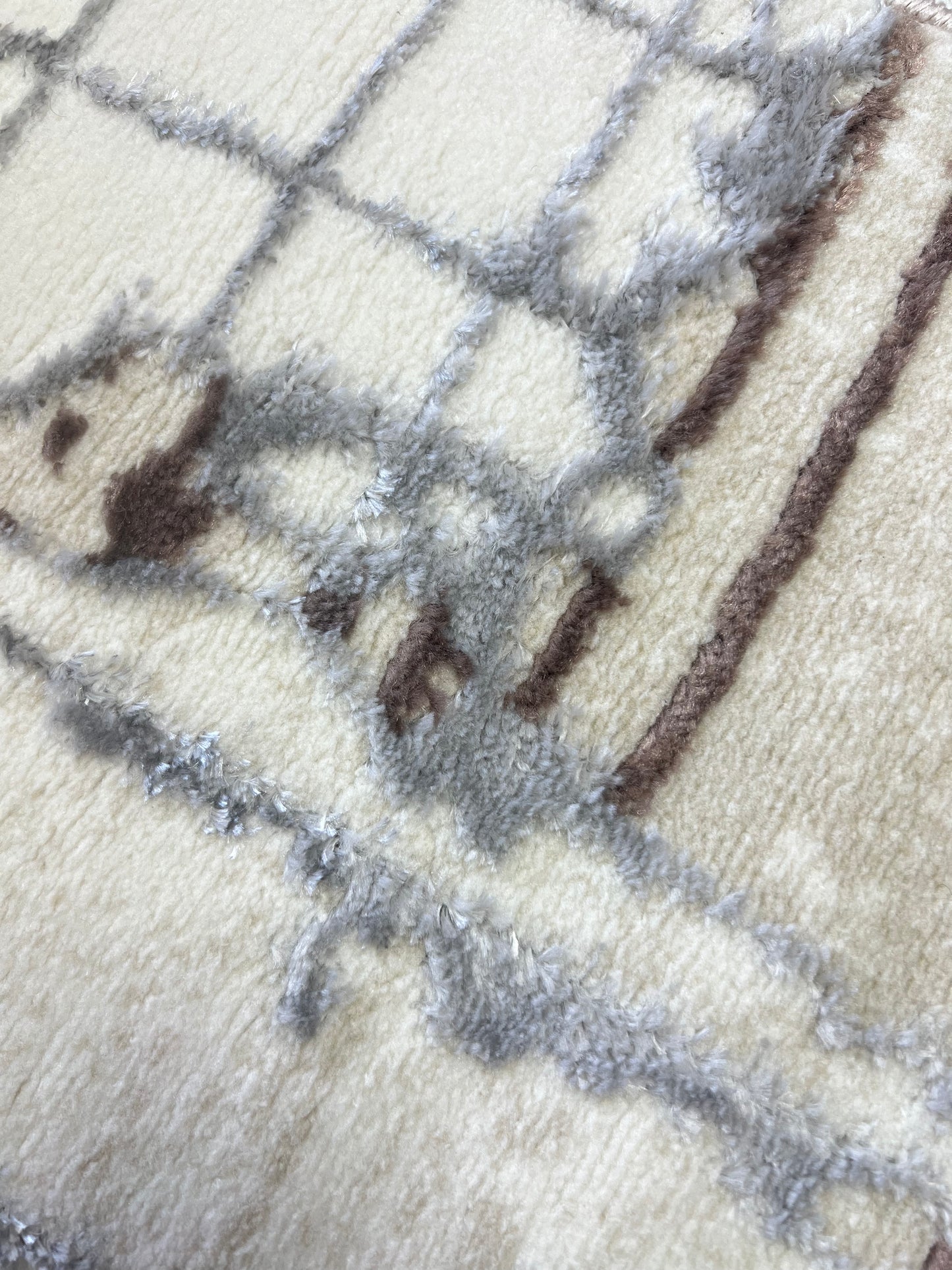 Alfombra River – Diseño abstracto moderno con acabado elegante