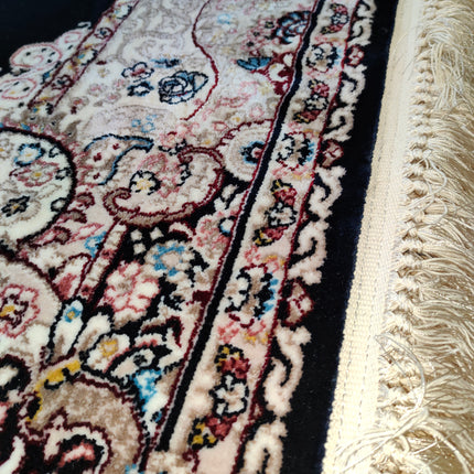 Tapete turco azul com detalhes em azul – Inspirado no estilo otomano, fabricado na Turquia.