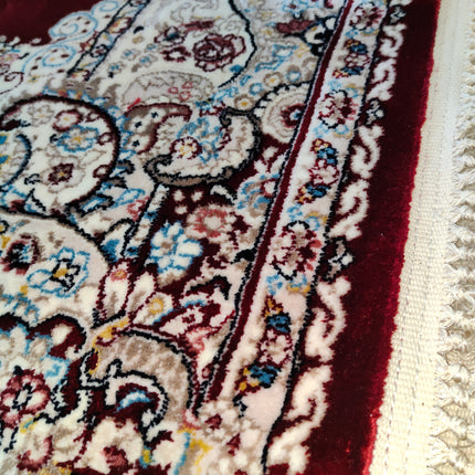 Tapete turco vermelho com detalhes em vermelho – Fabricado na Turquia, estilo oriental clássico.