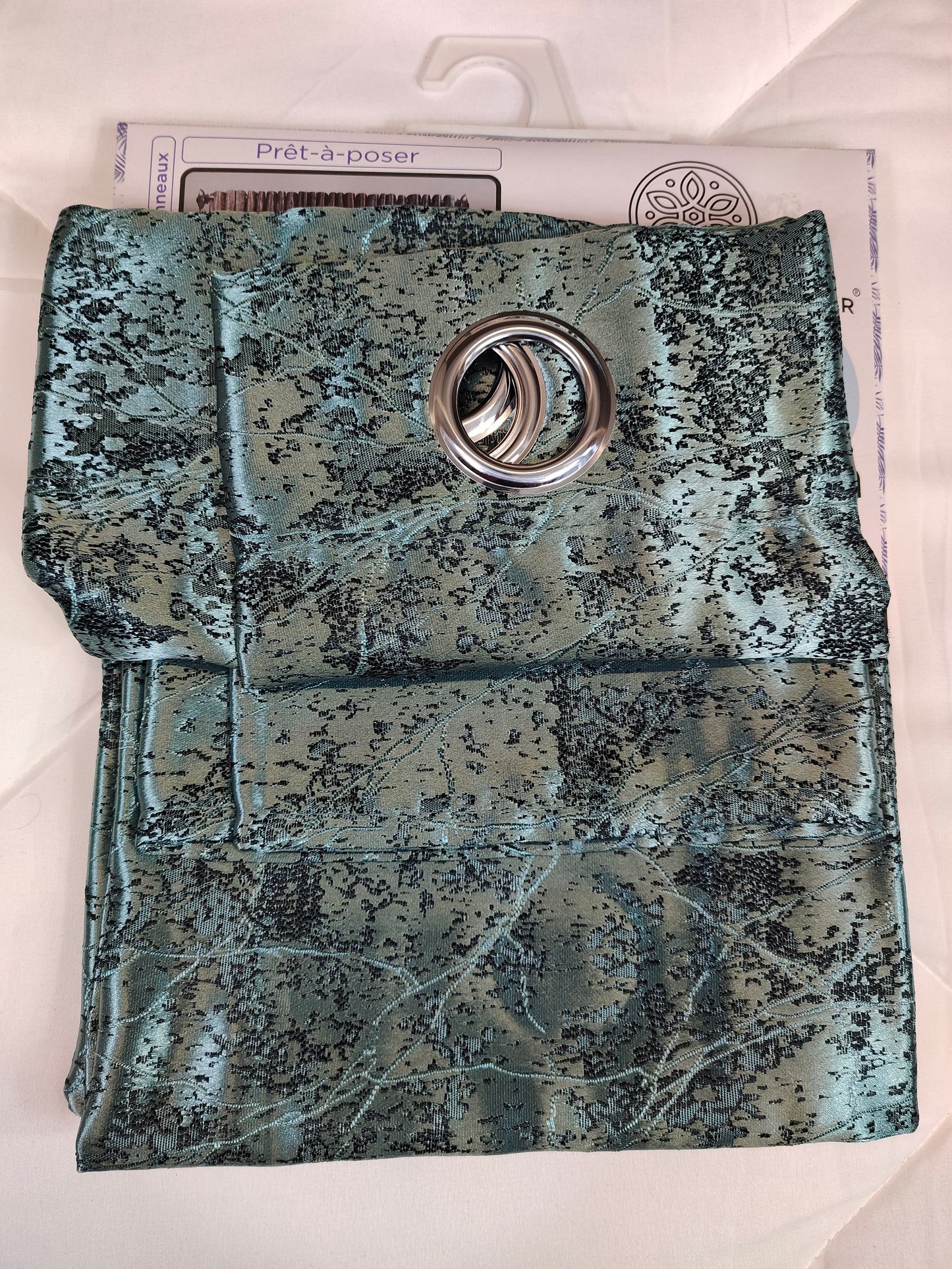 CORTINA MODELO DUNCAN 140 X 240 CM - COLOR VERDE PLATINO