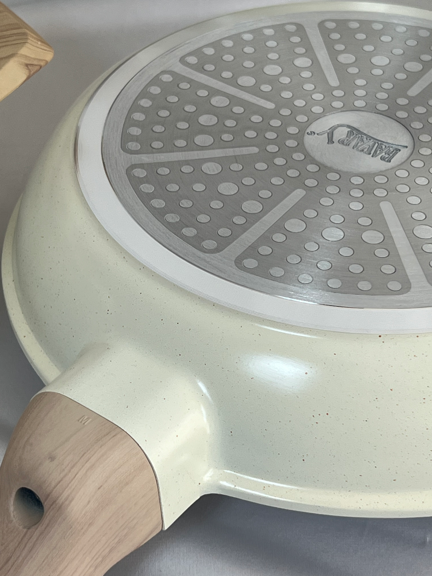 Set de Cocina Bio Bavary 14 Piezas – Ollas, Sartén, Wok, Tapas, Utensilios y Protectores