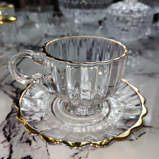 Conjunto de 6 xícaras de vidro com pires – Design clássico e elegante