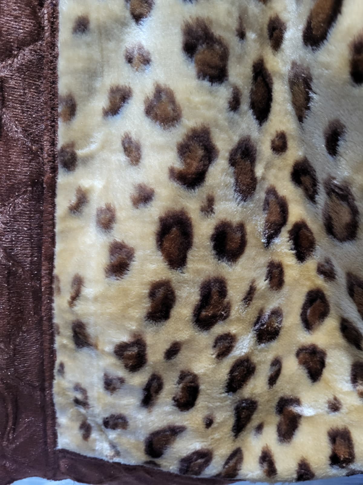 Manta Royal Eskimos 220 x 240 cm – 4 kg | Alta Calidad, Súper Suave y Cálida – 100% Poliéster - PANTERA 2