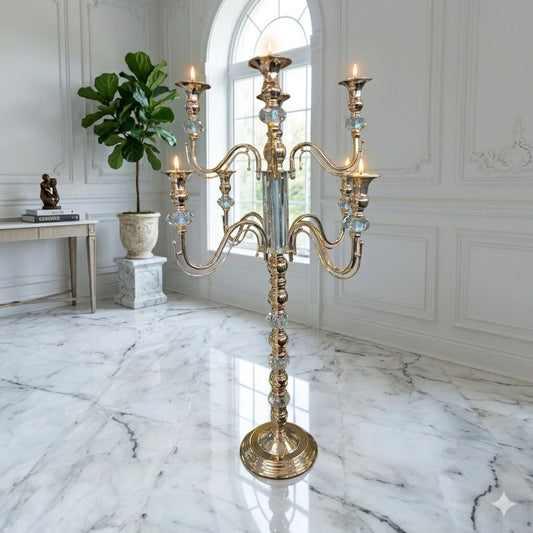 Lustre de chão com 5 braços em metal banhado a ouro com detalhes em cristal – 120 cm