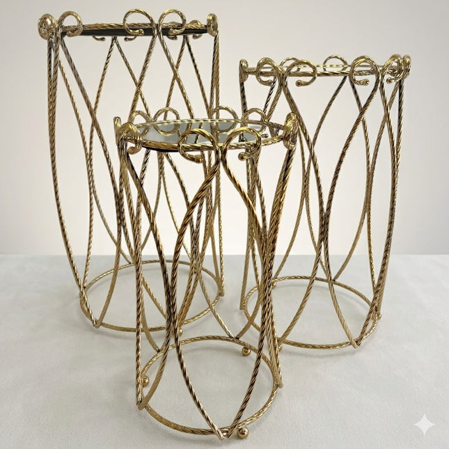 Conjunto de 3 pedestais dourados com espelho – Elegante design árabe