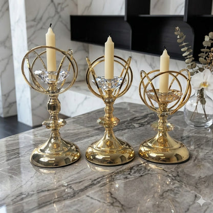 Set de 3 portavelas decorativos en metal dorado con punta de cristal tallado