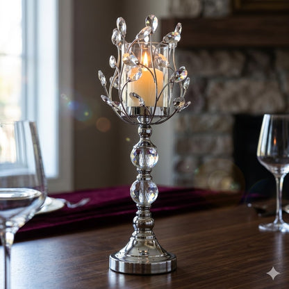 Candelabro Plateado con Pétalos de Cristal y Detalle de Doble Esfera ✨