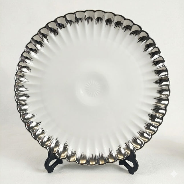 🏷 Prato decorativo em cerâmica Ø31,5 cm – Design elegante com rebordo metálico