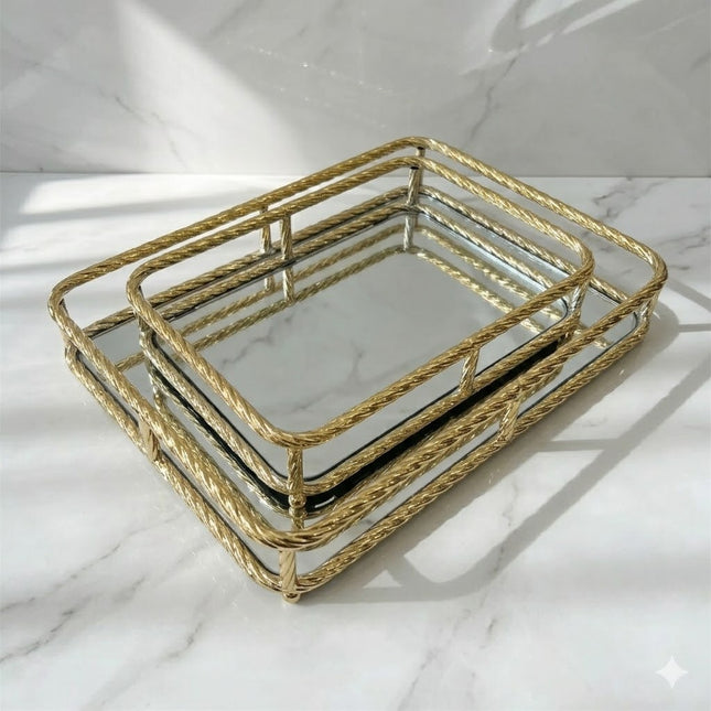 Bandeja retangular dourada com base espelhada — estilo clássico e elegante
