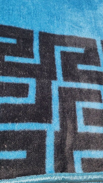 Manta Raschel 220 x 240 cm – 2 kg – 100% Poliéster