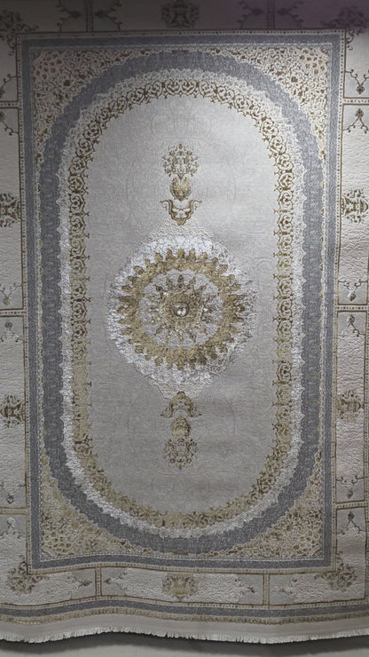 Alfombra NADOR con Marco Decorativo y Medallón Central ✨🤎🤍 — Estilo Tradicional Elegante con Profundidad y Contraste