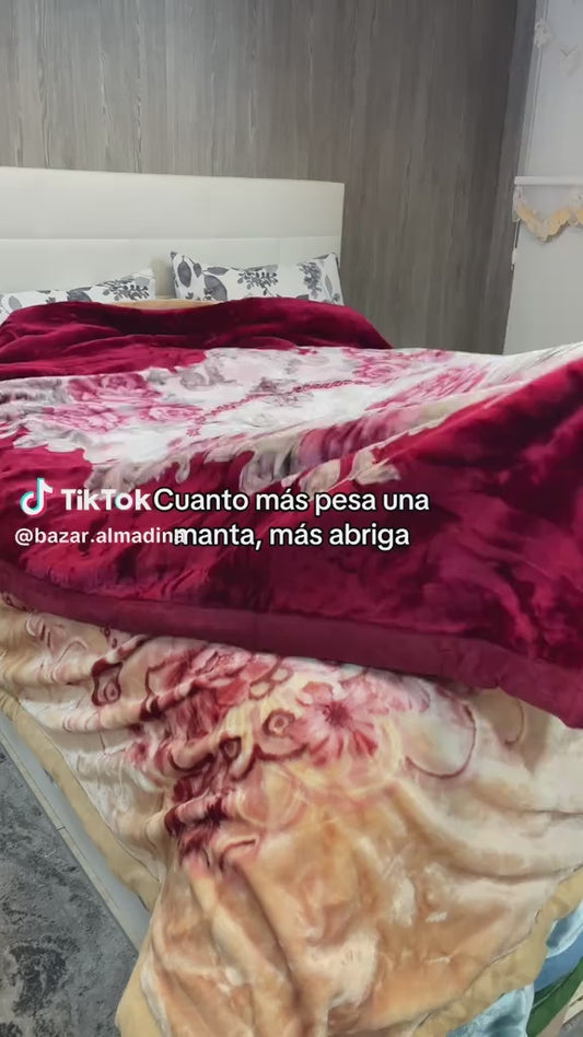 Manta de Felpa Color rojo con flores - Extra Suave y Cálida para Invierno (200x230 cm, 4,5 kg)