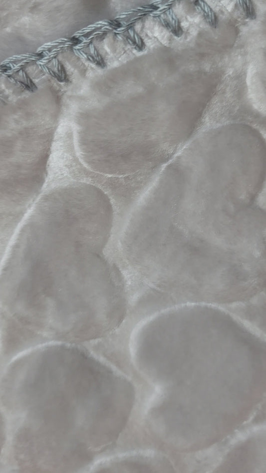 150 x 220 - Manta Rosa Súper Suave con Relieve 3D de Corazones – Tacto Terciopelo, Ribete Reforzado, Ideal Sofá o Cama - COLOR GRIS FLOJO (Copia)