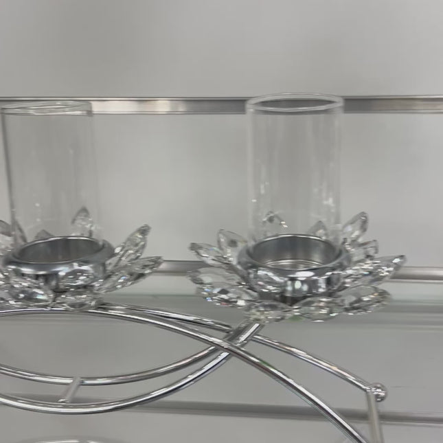 Portavelas Triple de Cristal y Metal Plateado con Diseño de Flores de Loto