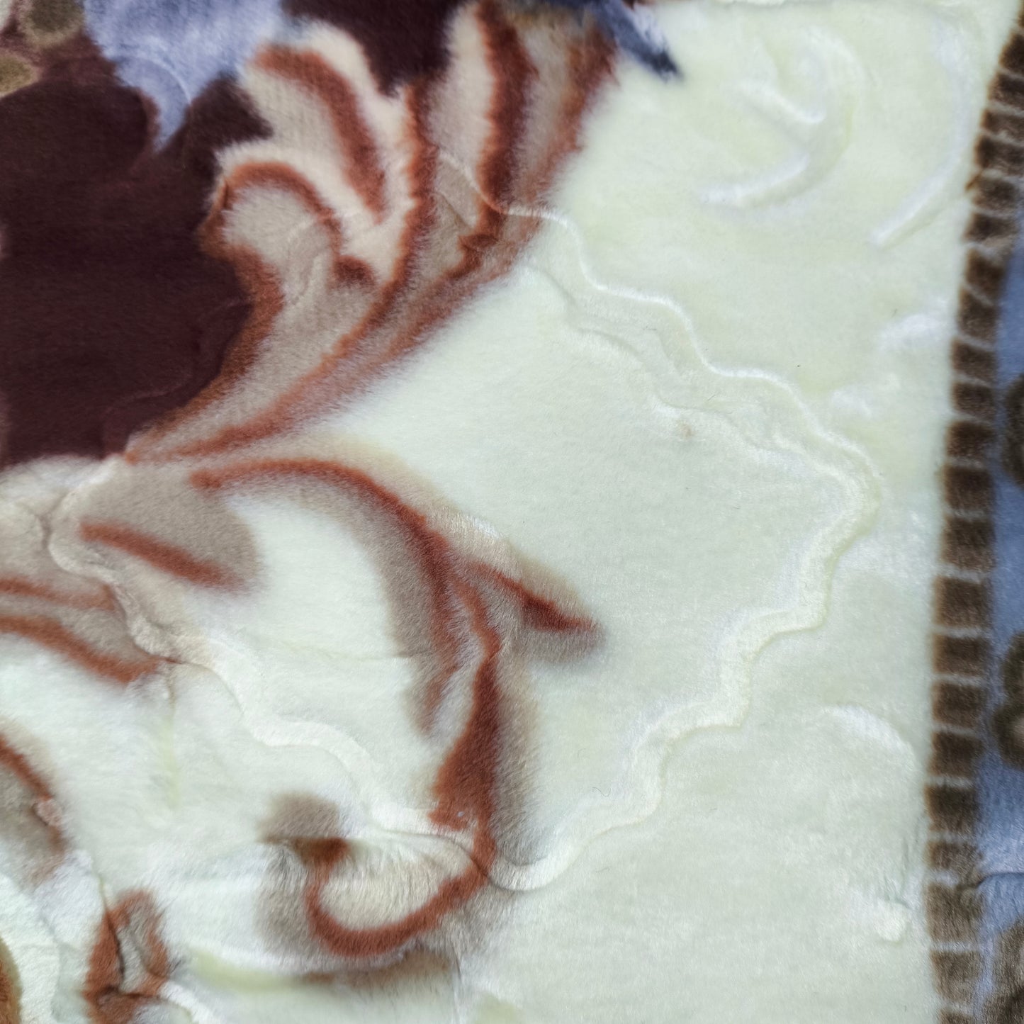 Manta de Felpa Color gris con flores - Extra Suave y Cálida para Invierno (200x230 cm, 4,5 kg)