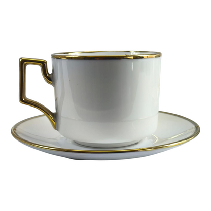 ☕ Set de 6 Tazas con Platillos Blancos y Bordes Dorados – Diseño Moderno y Elegante 💛