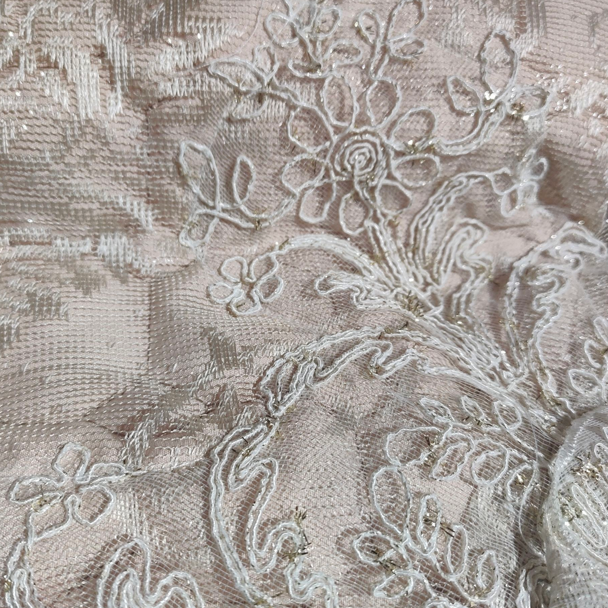 Hayal Luxury Bedding Set – Quilted Bedspread with Lace