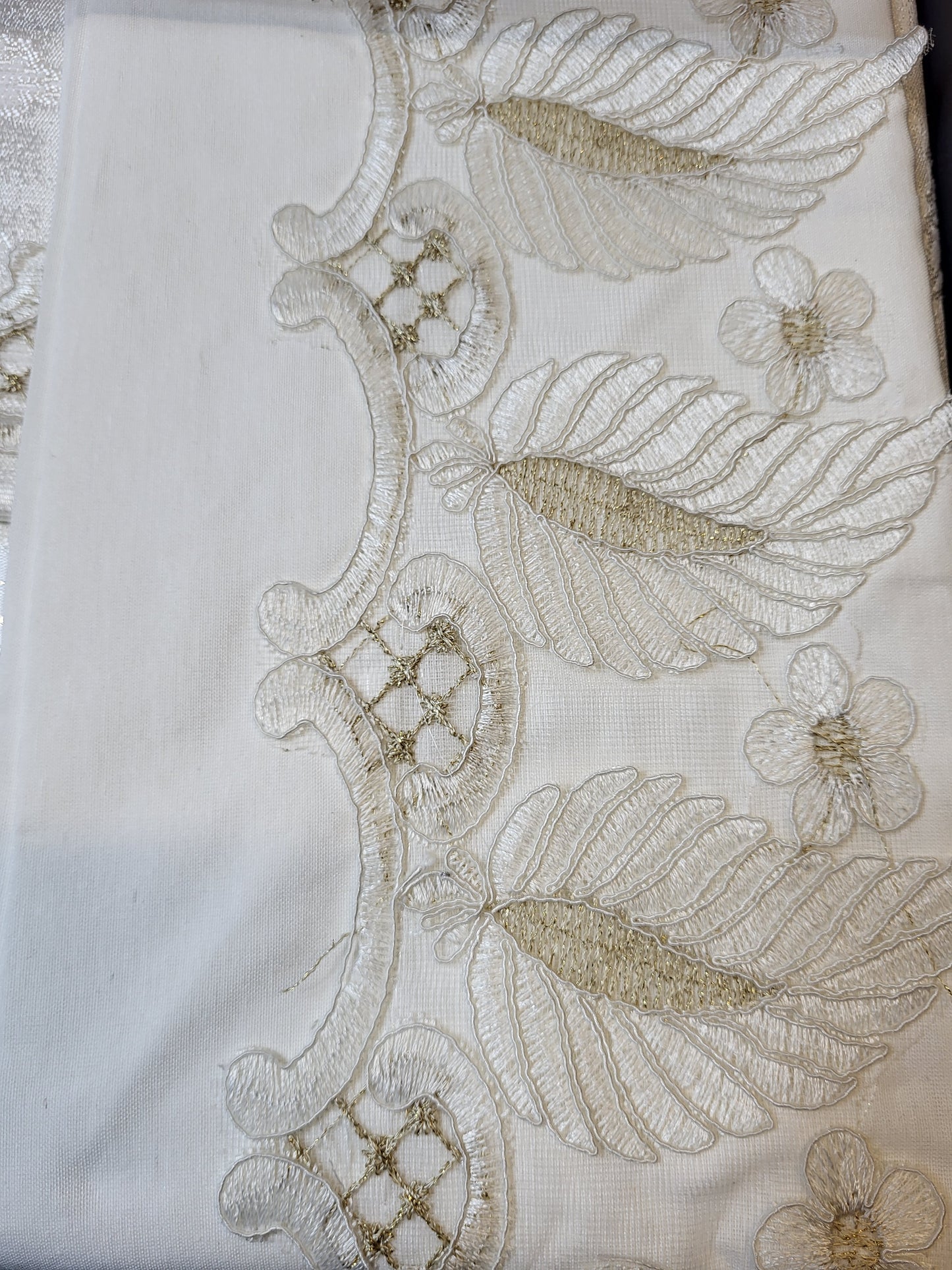 Juego de Cama para Novias "Enjoy" – Elegancia y Confort para un Dormitorio Sofisticado - COLOR CREMA