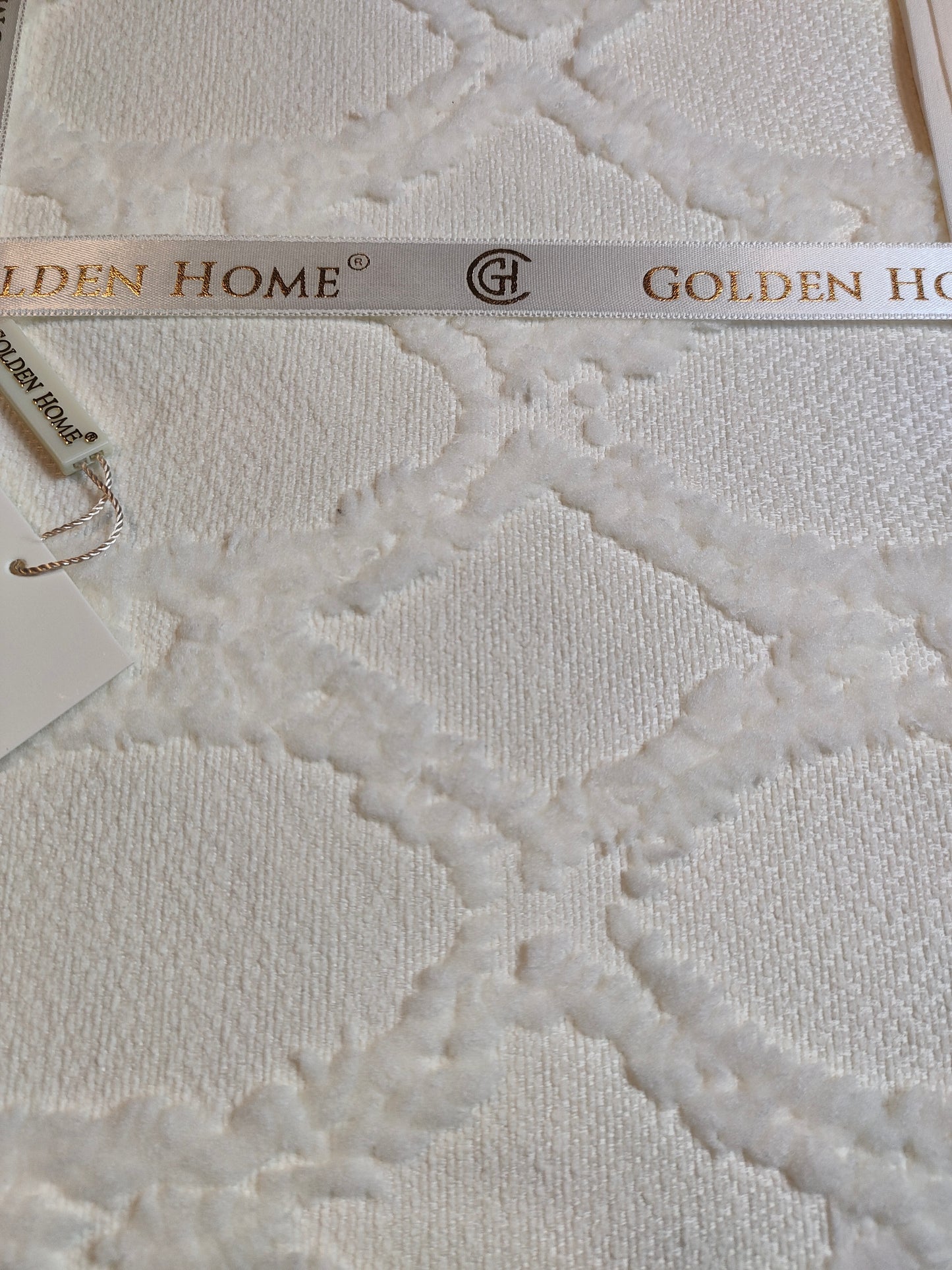 Juego de Cama Cher – Elegancia y Estilo para tu Dormitorio - COLOR CREMA