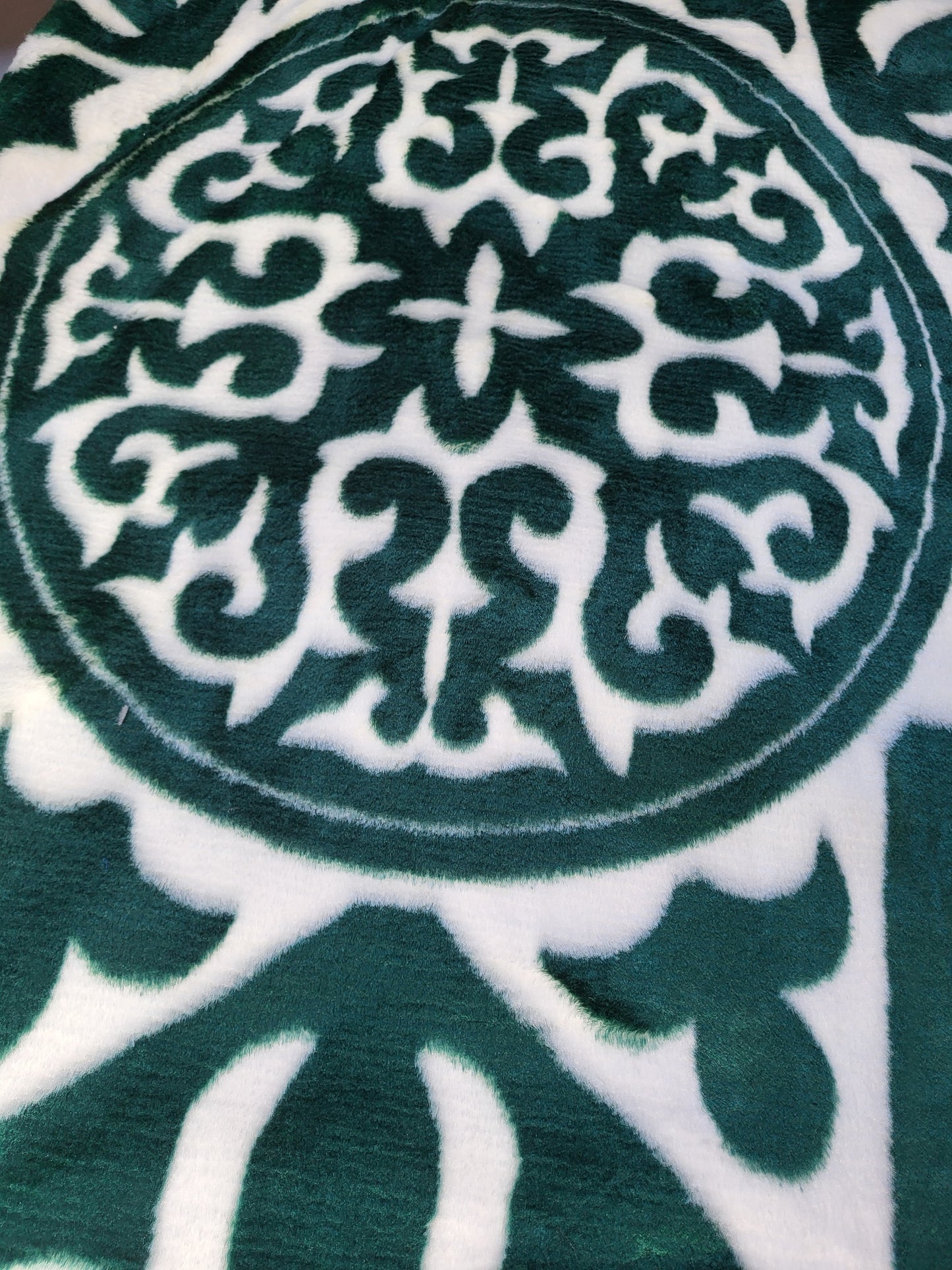 Manta Royal Eskimos 220 x 240 cm – 4 kg | Alta Calidad, Súper Suave y Cálida – 100% Poliéster - VERDE