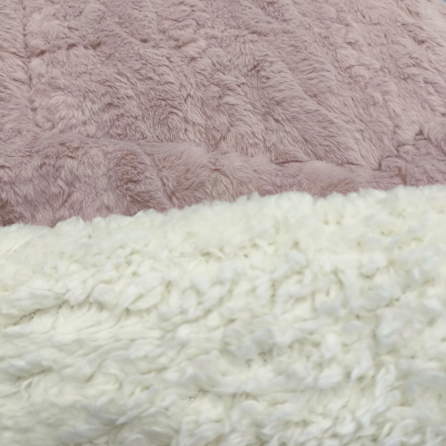 Edredón Aterciopelado con Borreguito MODELO TRAMA DE CANALÉ TRENZADO - COLOR ROSA