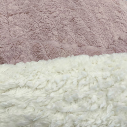 Edredón Aterciopelado con Borreguito MODELO TRAMA DE CANALÉ TRENZADO - COLOR ROSA