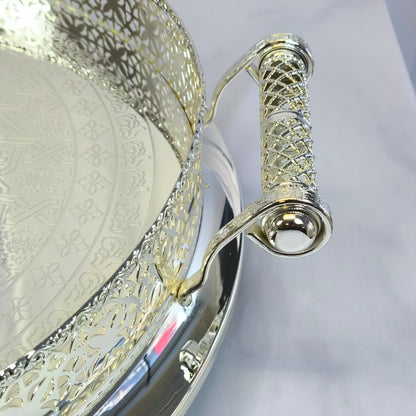✨ Bandeja Redonda Decorativa de Lujo en Acabado Plateado con Detalles Ornamentales ✨