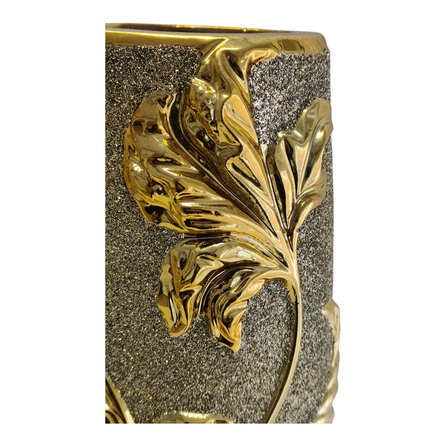 Jarrón Decorativo Alto Dorado con Hojas en Relieve – Estilo Lujo