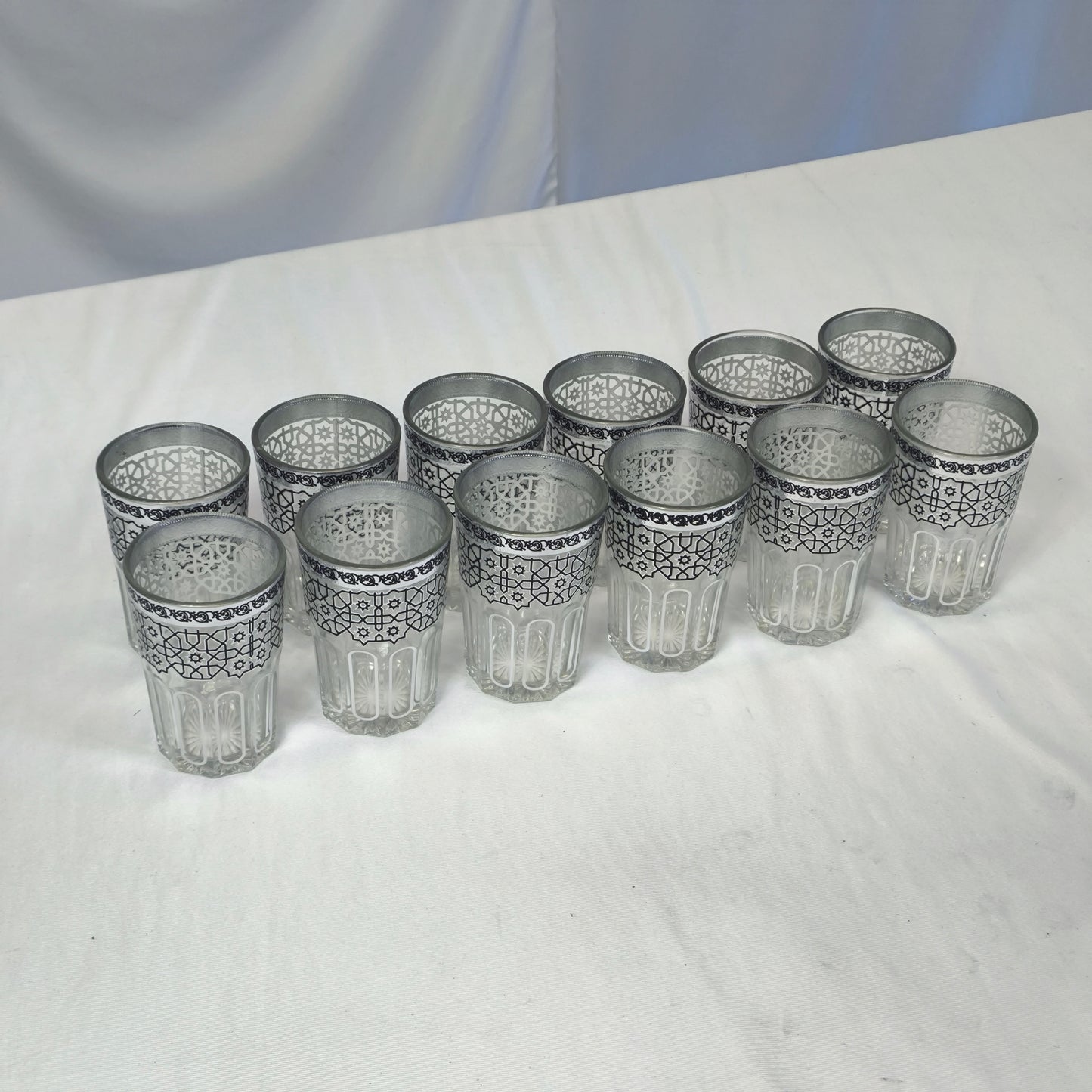 Set de 12 Vasos de Vidrio Estilo Marroquí con Diseño Geométrico – 250 ml