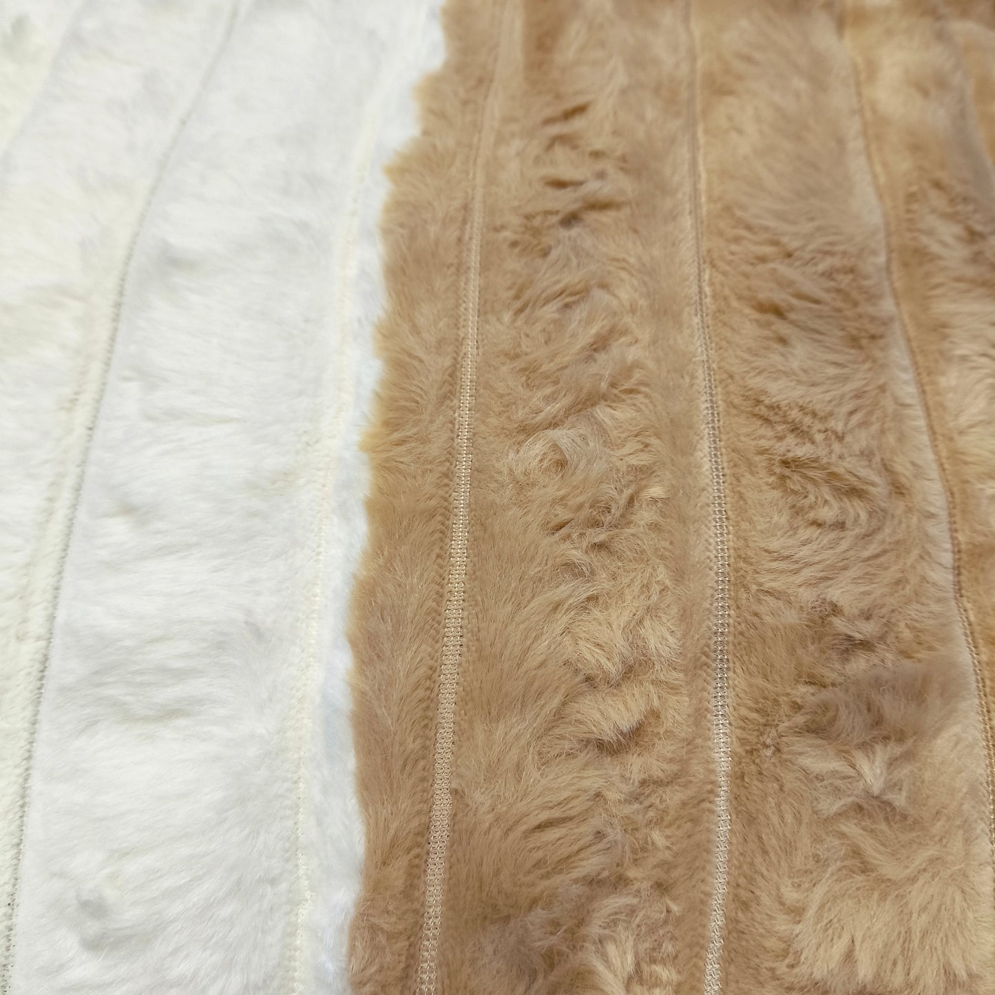 Edredón Aterciopelado con Borreguito MODELO TRAMA DE CANALÉ 2- COLOR CAFÉ