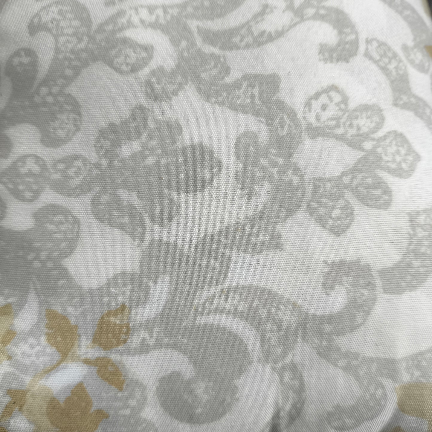Colcha CINTIA – Inspiração Oriental, Elegância Contemporânea ✨
