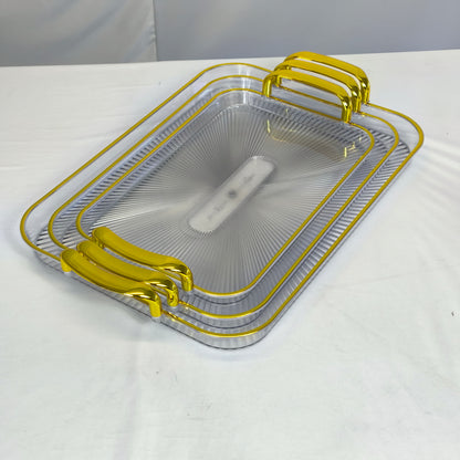Conjunto de 3 tabuleiros de plástico com pegas douradas – Luxo e estilo para servir.