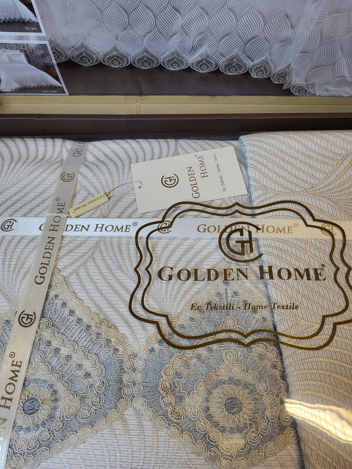 Juego de Cama de Lujo "Loren" – Diseño Moderno y Elegante para tu Dormitorio - COLOR GRIS