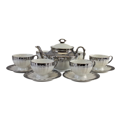 Set de Té de Porcelana Blanca con Detalles Plateados ✨🍵 Incluye Tetera y 6 Tazas con Platos